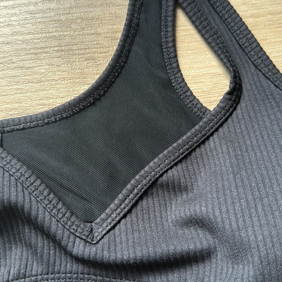 Women Jogger and Bra Set - Picture 8 of 9